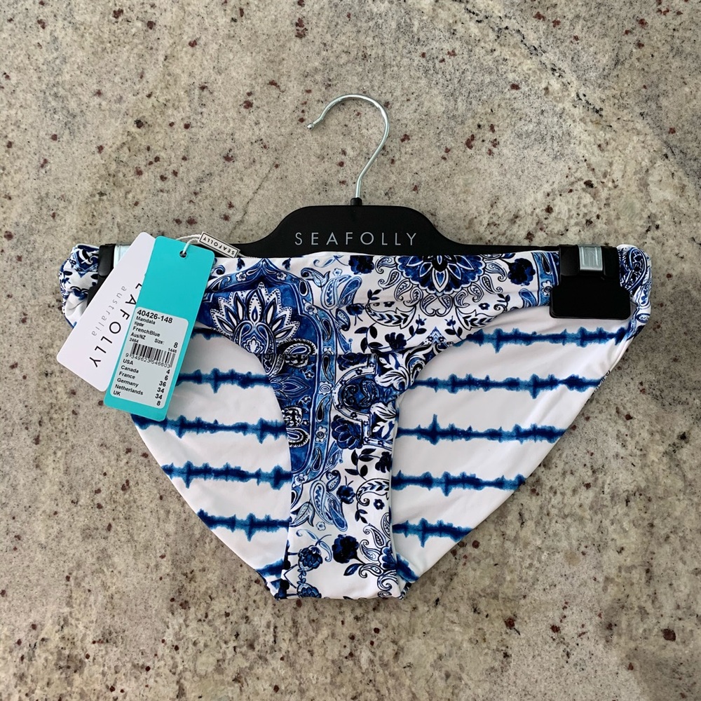 Seafolly size 8 Reversible Bikini bottoms. NWT